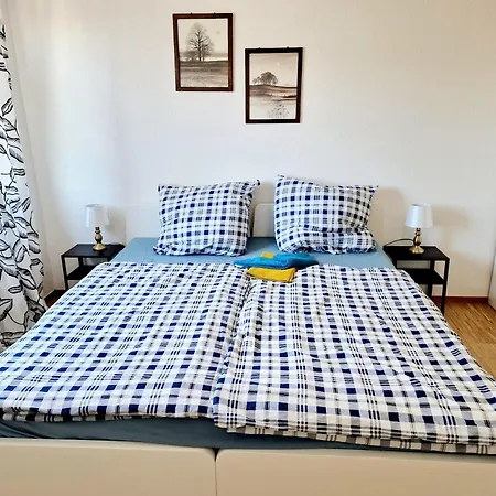 Spacious Mannheim/neckarau + Balcony Lejlighed *