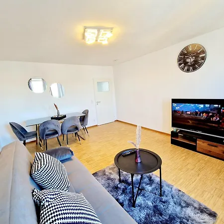 Spacious Mannheim/neckarau + Balcony Lejlighed *