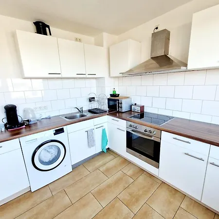 Spacious Mannheim/neckarau + Balcony Neckarau