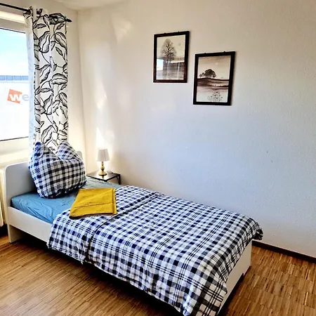 Spacious Mannheim/neckarau + Balcony Lejlighed Neckarau
