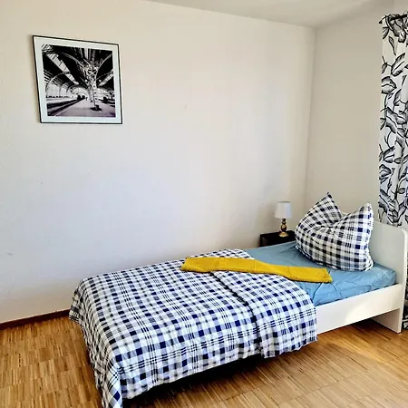 Spacious Mannheim/neckarau + Balcony *