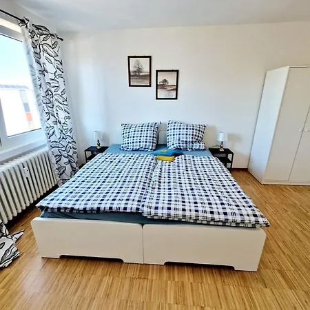 Spacious Mannheim/neckarau + Balcony * Neckarau